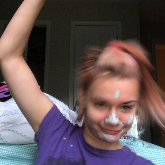 Meet your Posher, Sierra - Picture 1 of 1